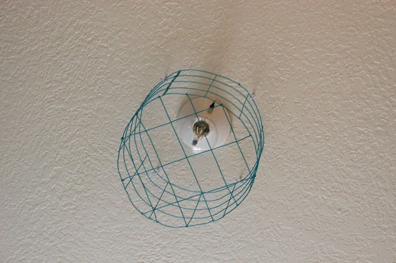 Easy DIY Turquoise wire ceiling lamp