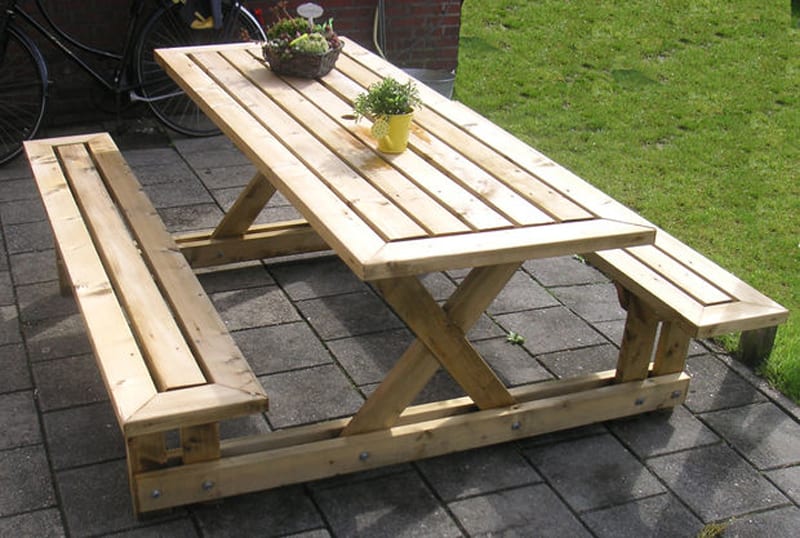 Easy and Aesthetic DIY Picnic Table