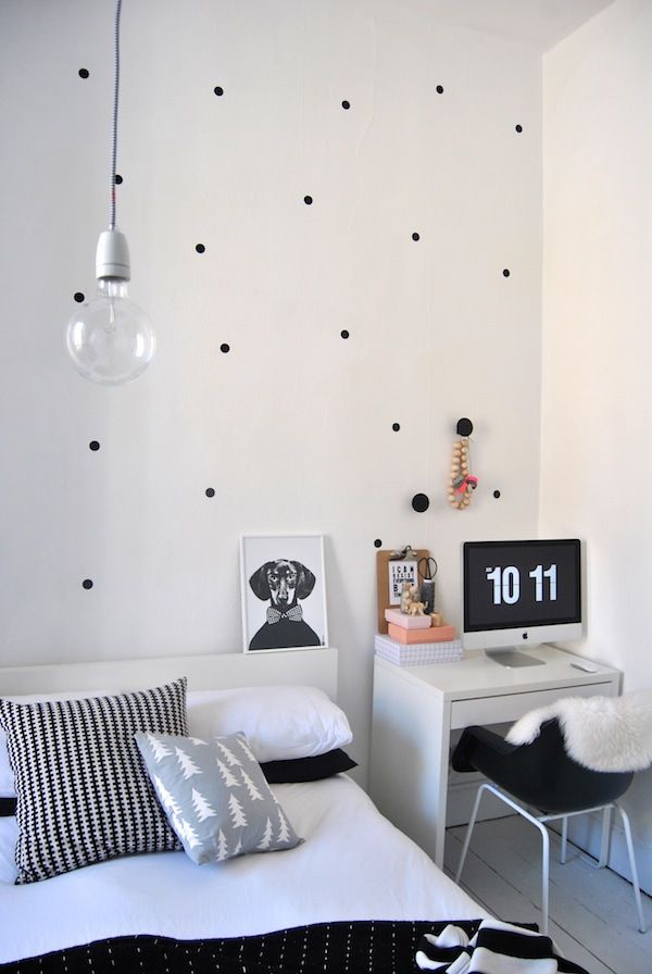 Elegant way to decorate the wall - are dots