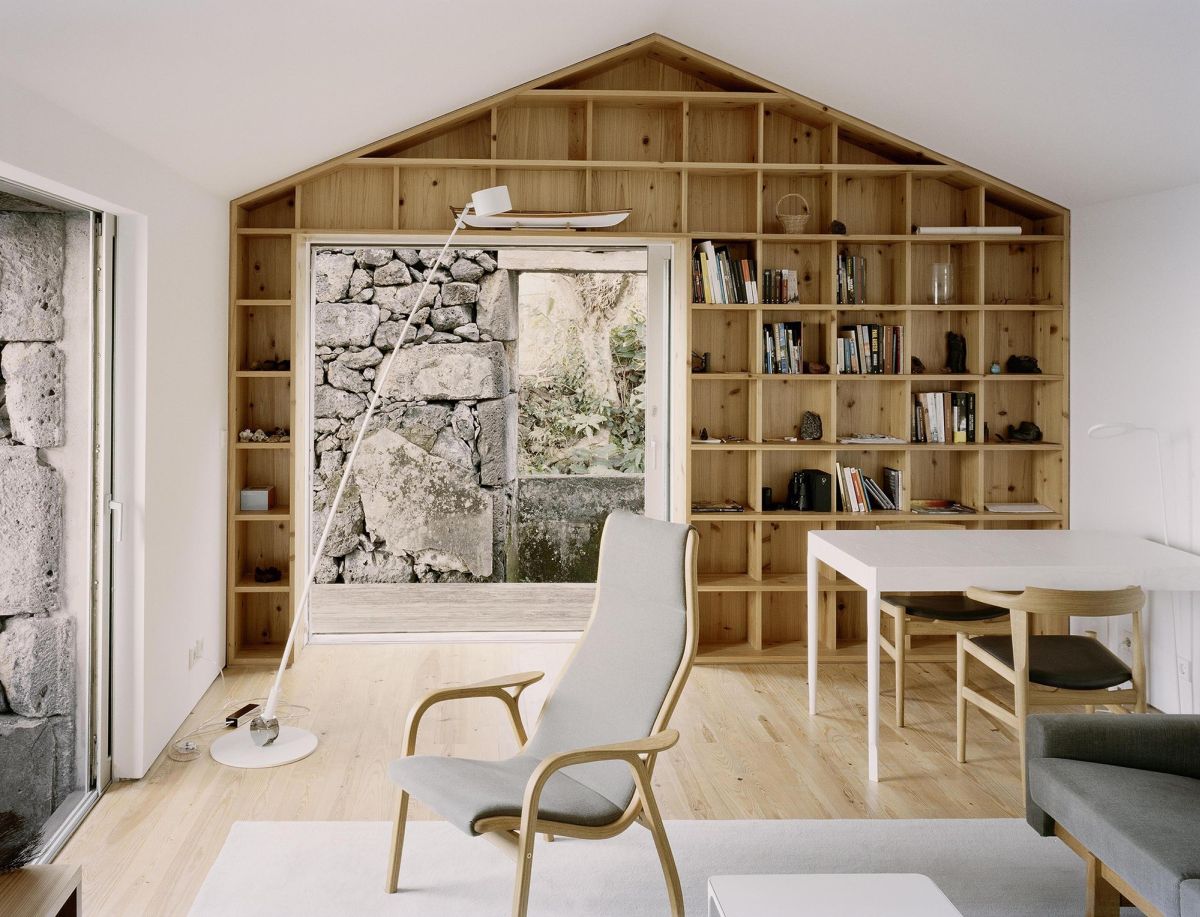 Entire wall with a designed bookcase