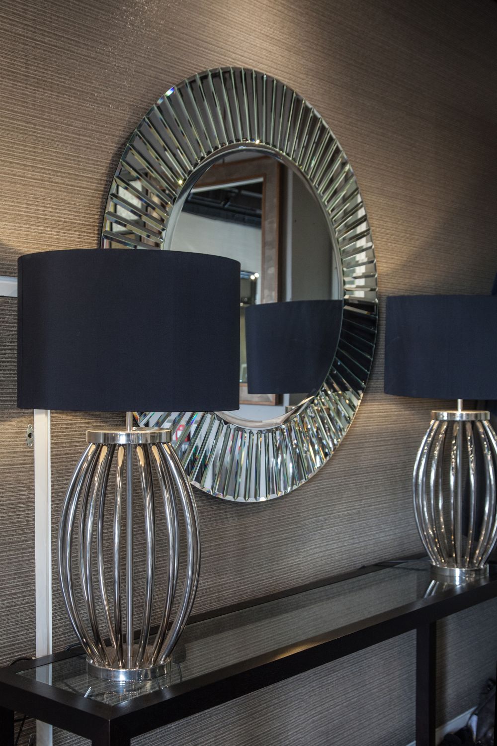 highlight entryway mirror with matching lamps