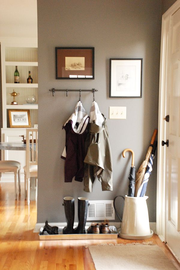 Entryway shoe storage