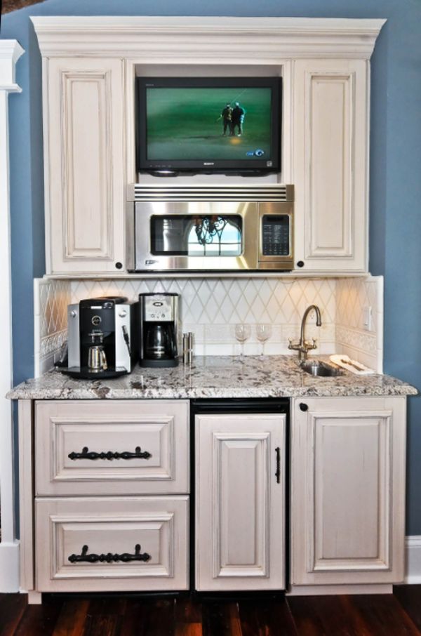 Example of a tuscan kitchen design