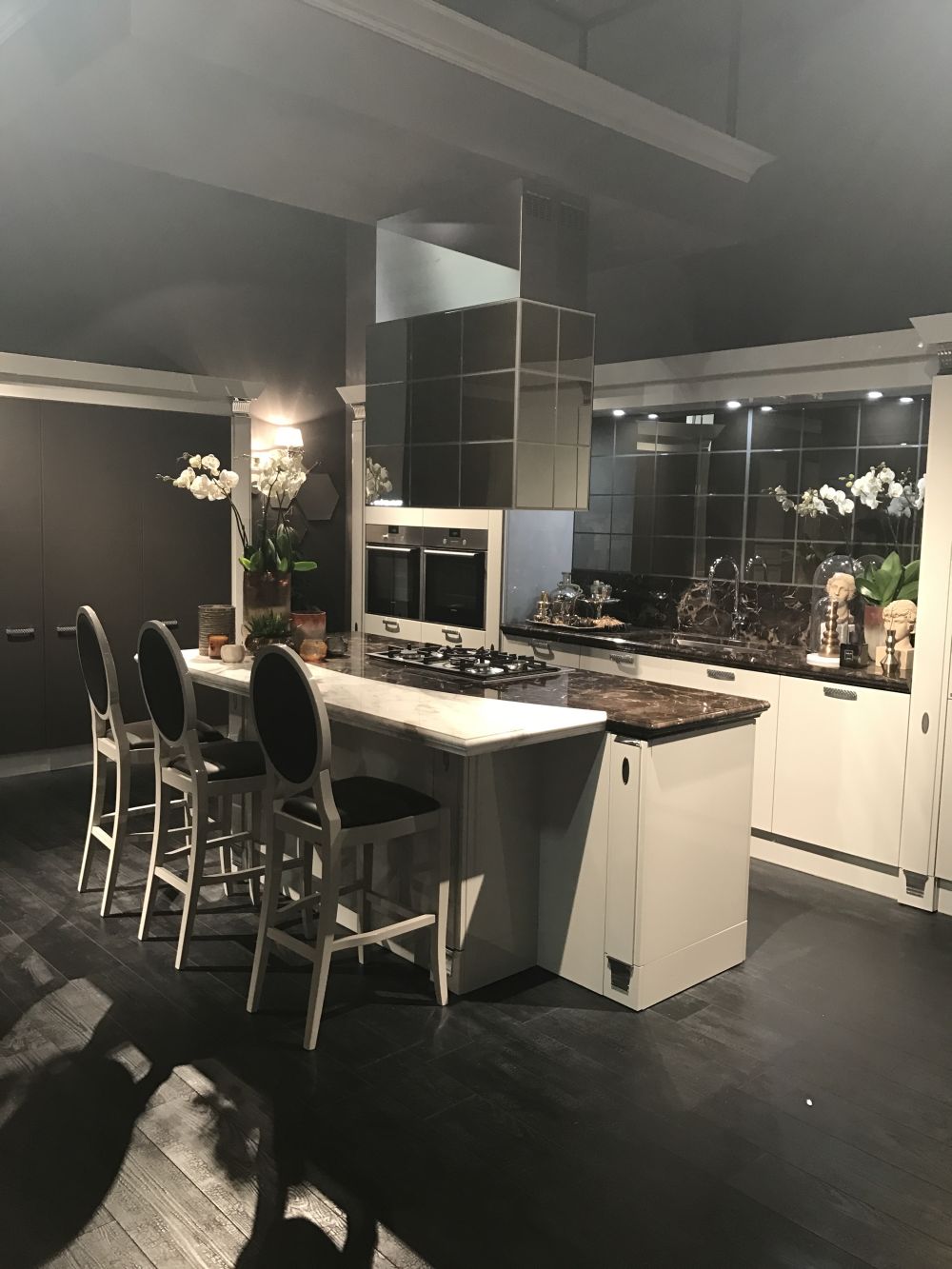 Exclusiva Kitchen from Scavolini with Luxury accents