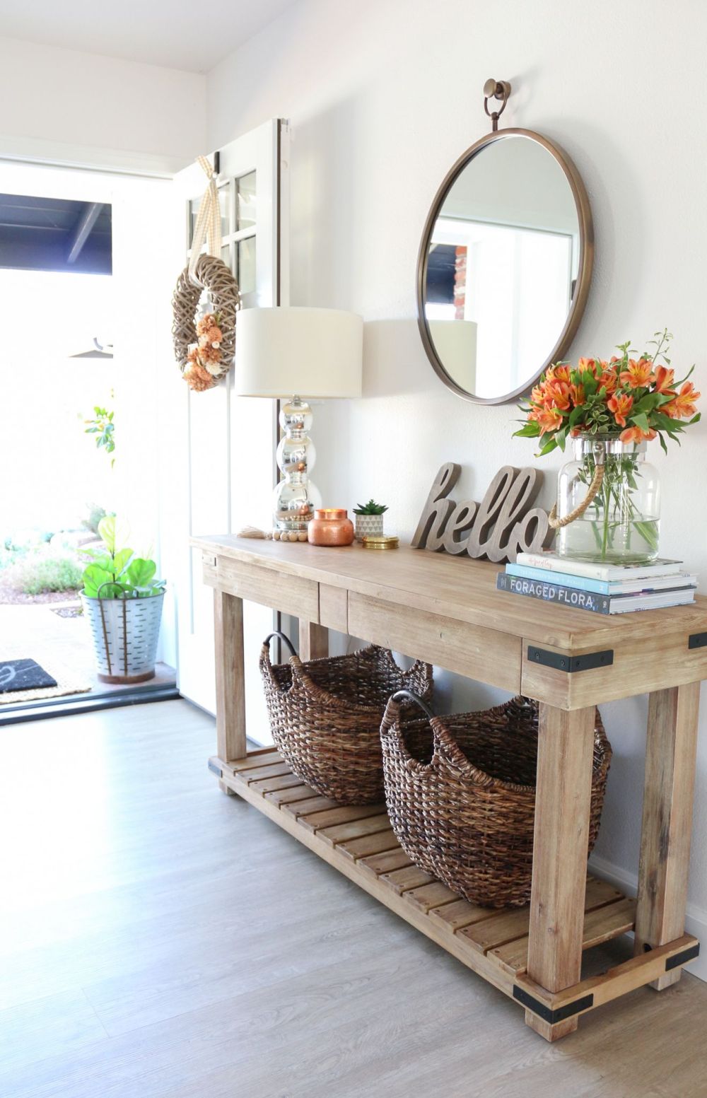 Fall Entryway table decor