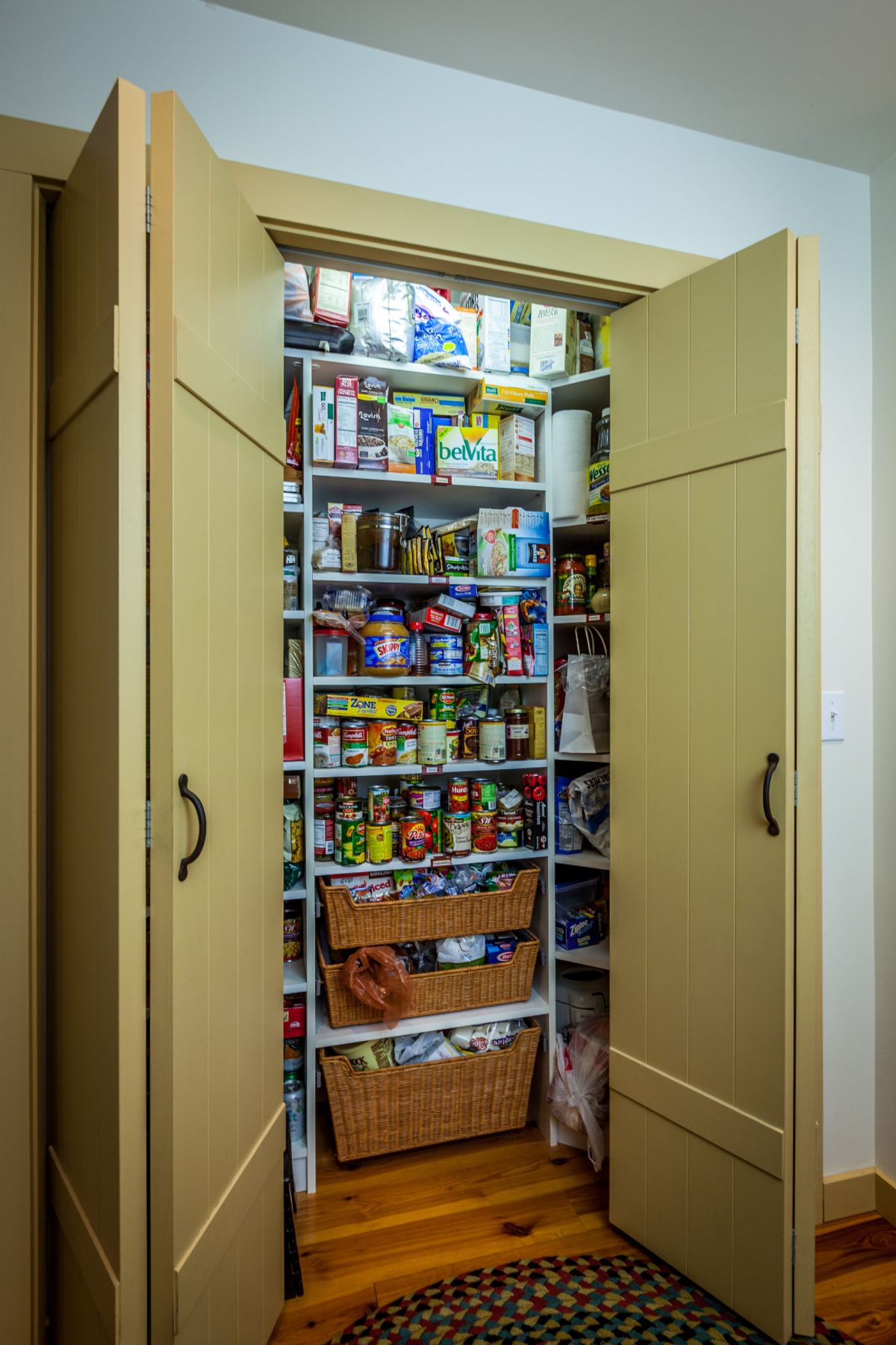 Farmhouse Bi-fold Pantry Doors