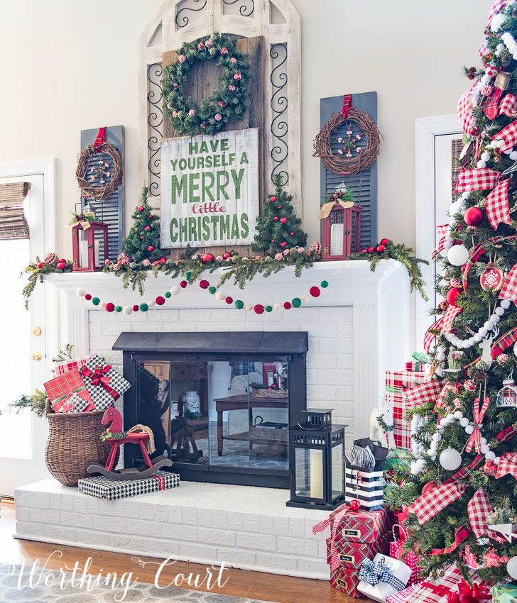 Farmhouse Christmas Fireplace Mantel