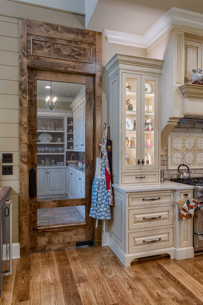 Farmhouse Pantry Screen Door