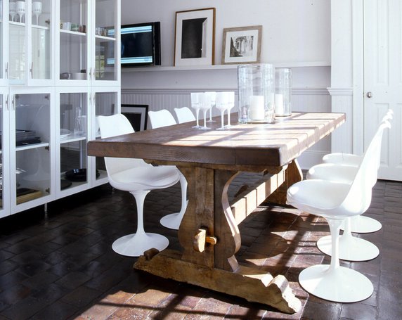 Farmhouse Tables Can Fit With Any Décor