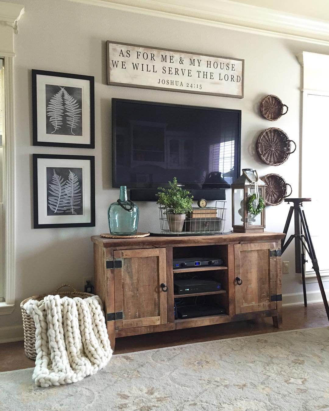 Farmhouse display wall mount TV