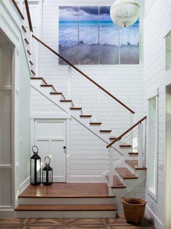 Feature Shiplap in a Stairwell 