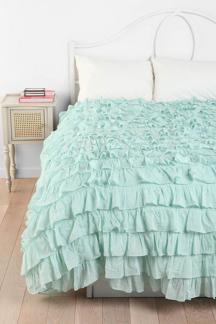 Feminine mint bedding