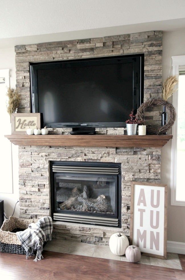 Fireplace design and TV over it