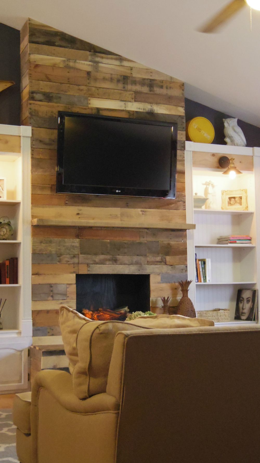 wood pallet accent wall