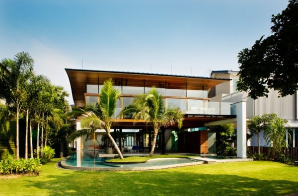 Fish House Green Decor