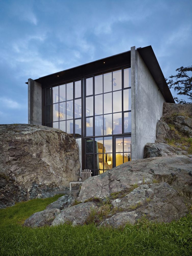 Floor to ceiling The Pierre House by Olson Kundig