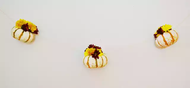 Floral pumpkin hanging