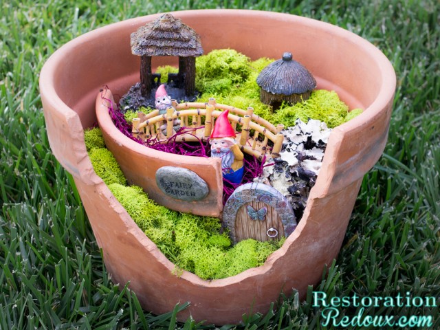 Flower pot fairy garden