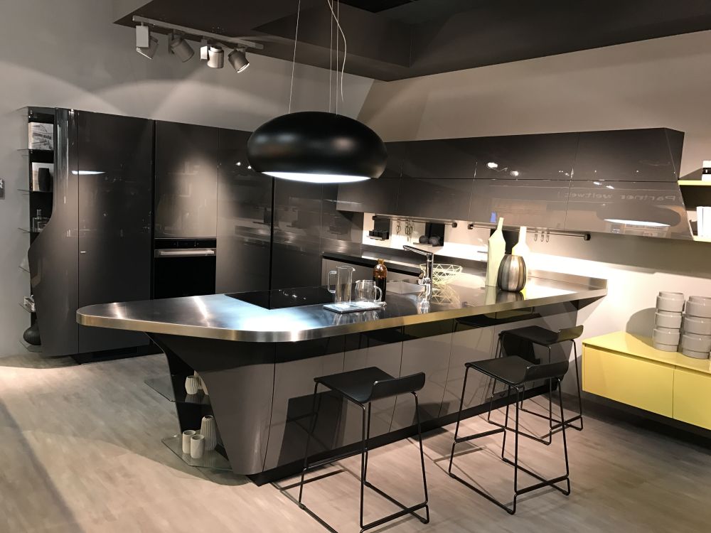 Flux Swing Kitchen by design by Giugiaro Design for Scavolini