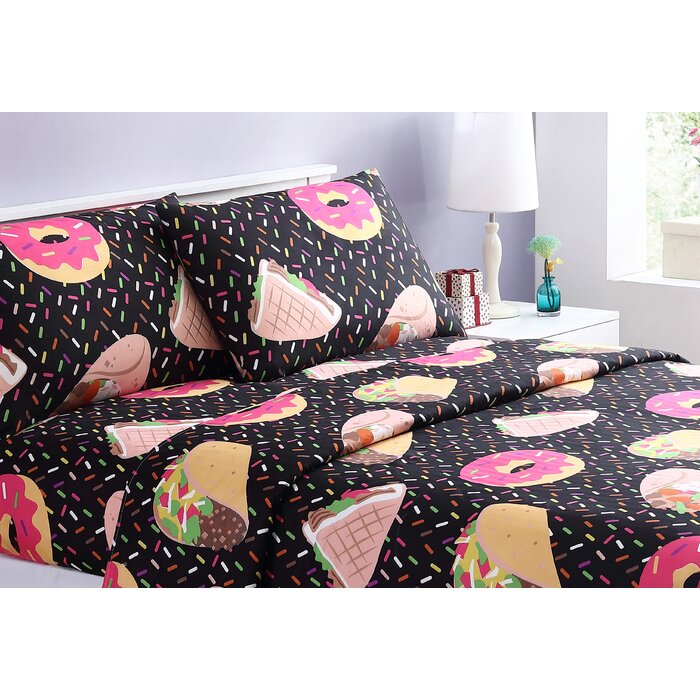 Food-Themed Bed Sheets