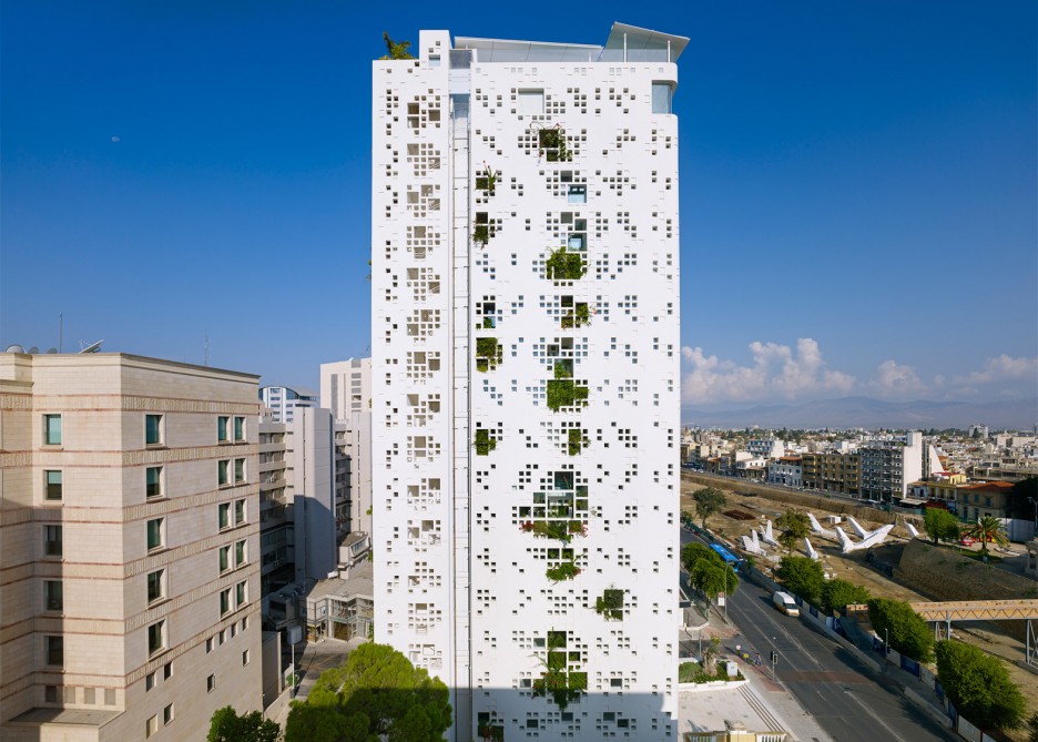 French studio Ateliers Jean Nouvel Tower Block With Fresh Garden