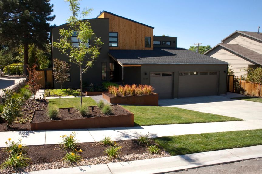 Front house corten planters