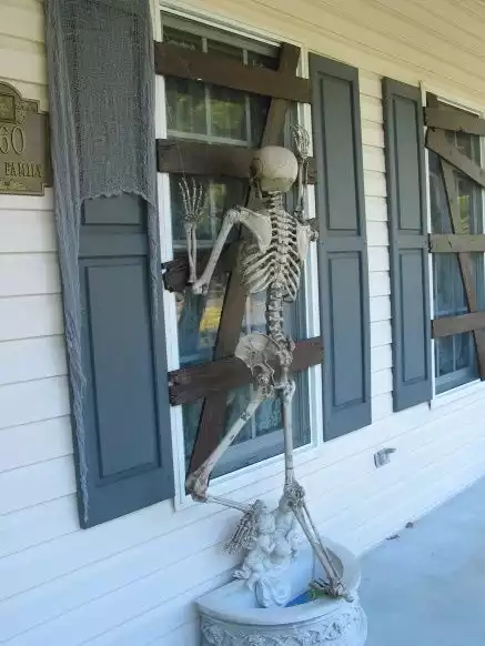 Front window skeleton