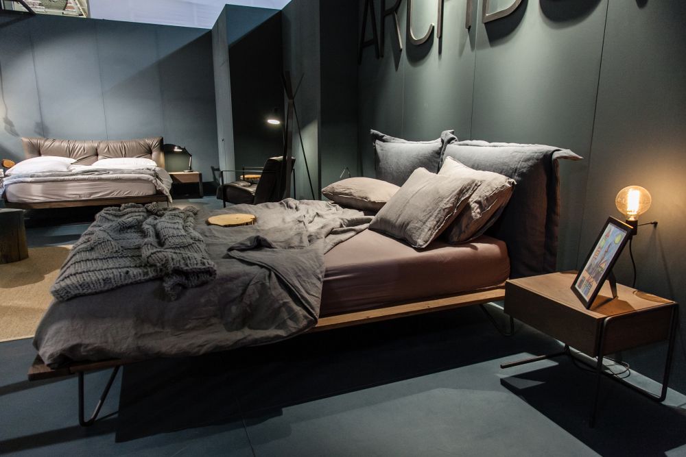 Furniture collection for bed on hairpin legs