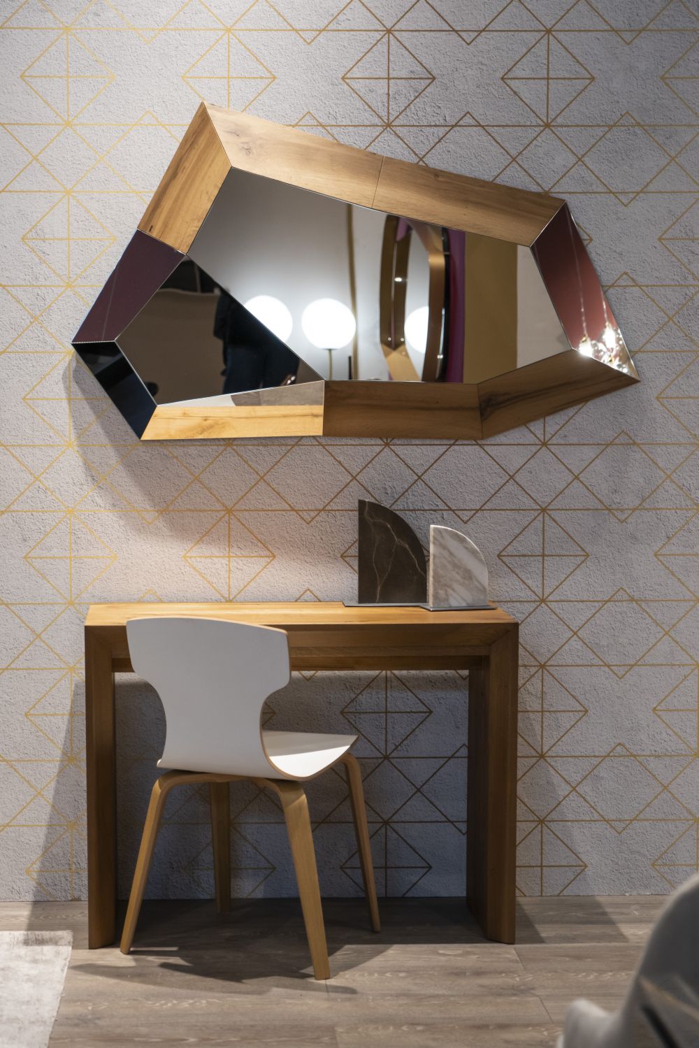 Geometric modern wall mirror from ozzio italia