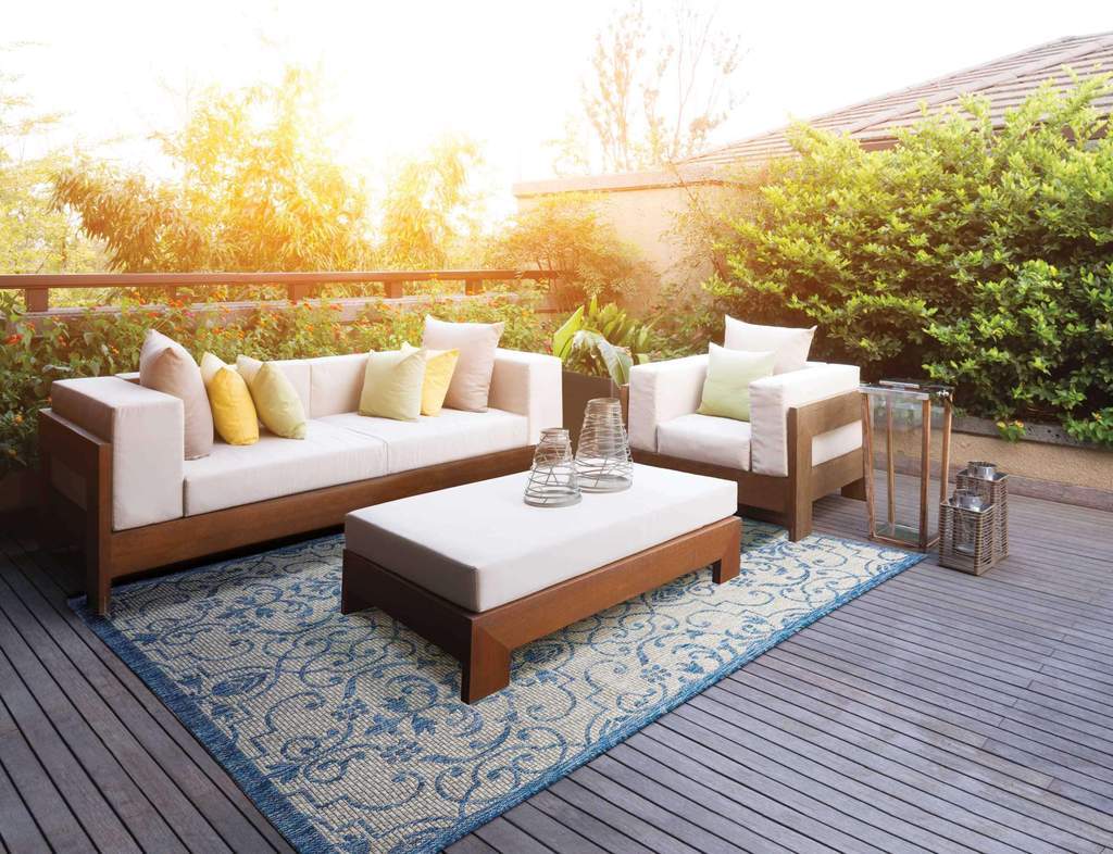 Get a Comfy Rug for Your Winter Patio