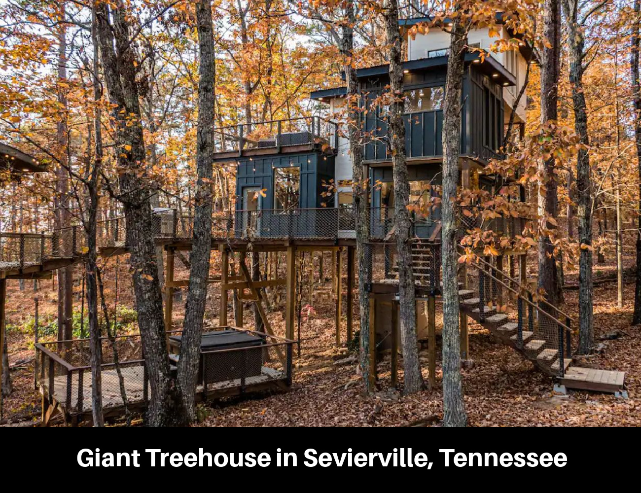 Giant Treehouse in Sevierville, Tennessee