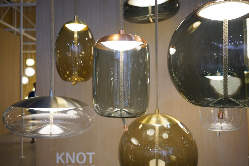 Glass blown hanging ligthing