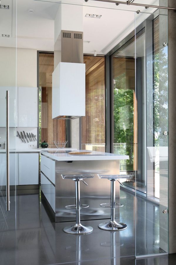 Glossy Silver Bar Stool Completes Kitchen Table