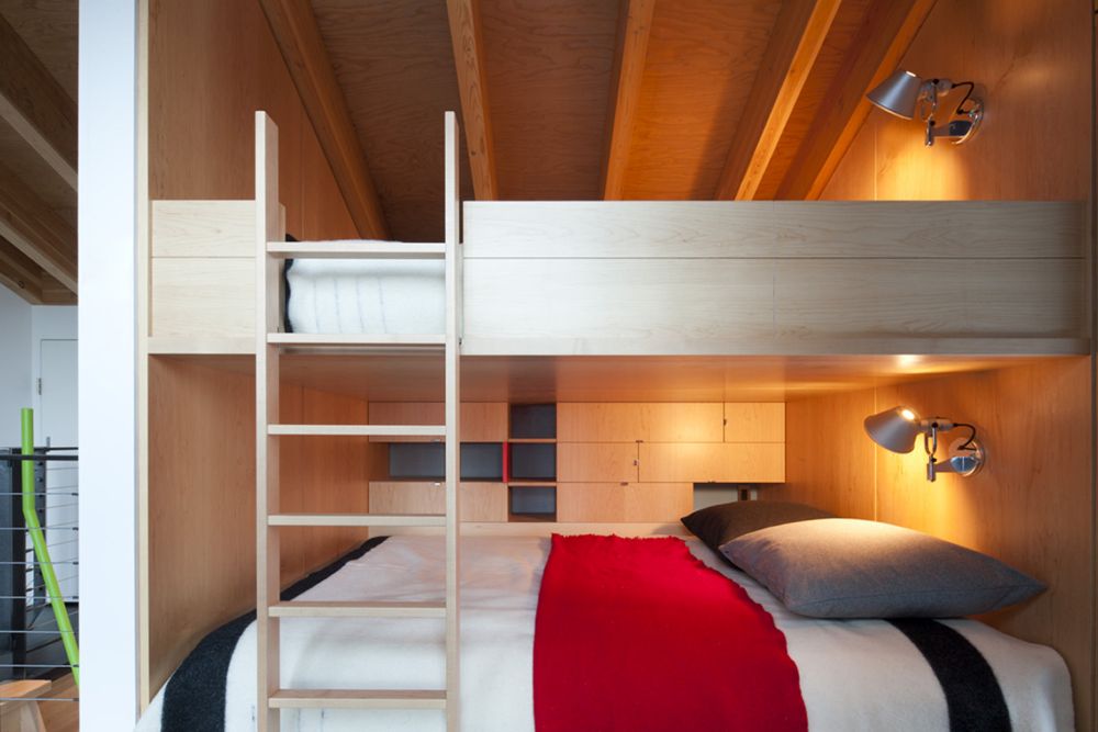 Golden Canada Kicking Horse Residence - bunk beds