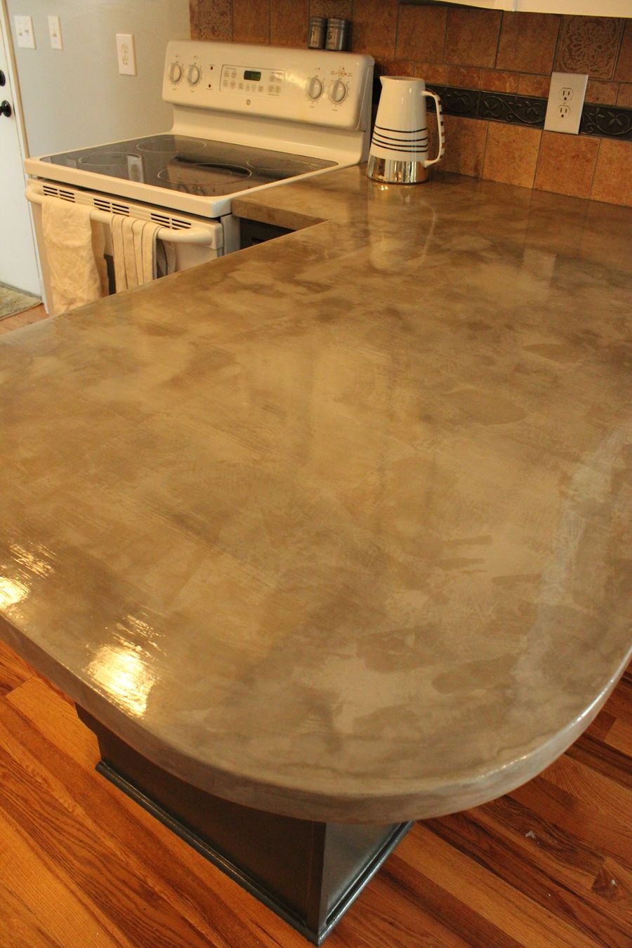 Gorgeous DIY Concrete Kitchen Countertop
