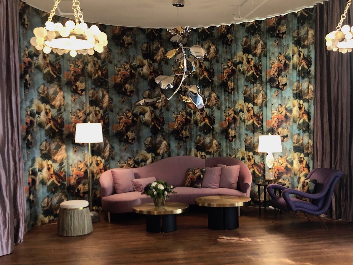 Graftiit room couch NYC Holiday House