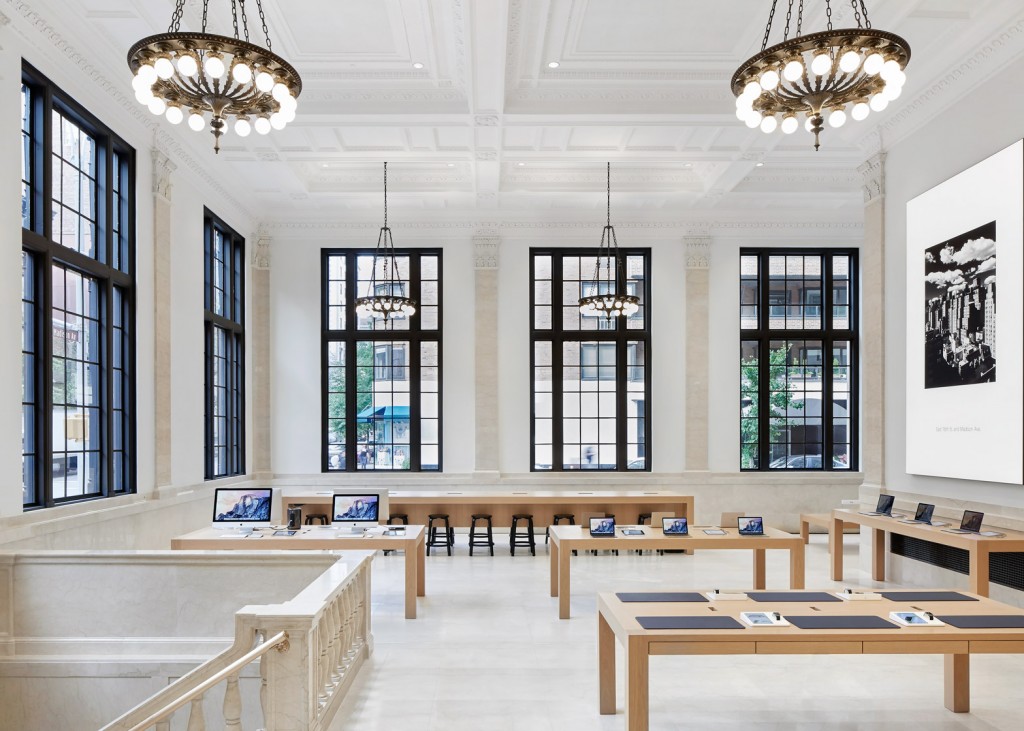 Grand Central New York Apple Store Black Framed Windows