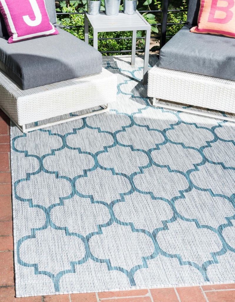 Gray and blue geometric pattern outdoor rug