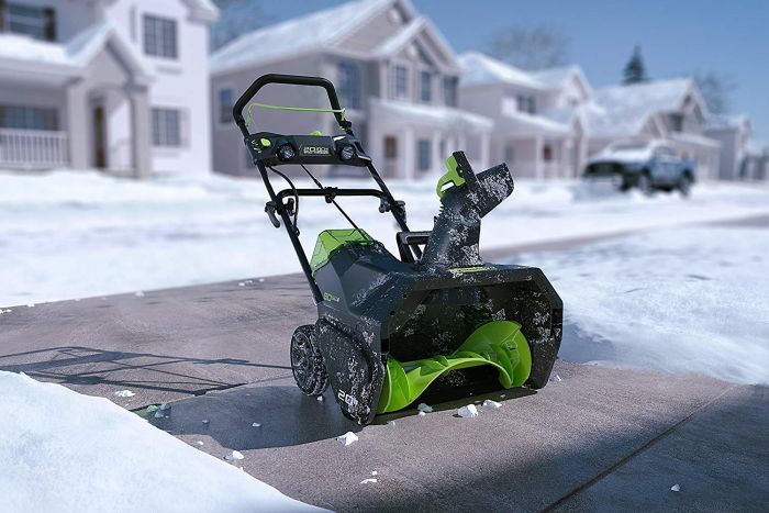 GreenWorks 2600402 Pro 80V 20-Inch Cordless Snow Thrower