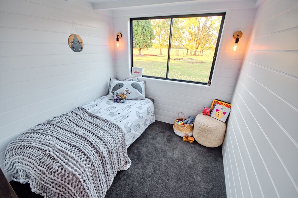 HÄUSLEIN family sojourner tiny house kids room