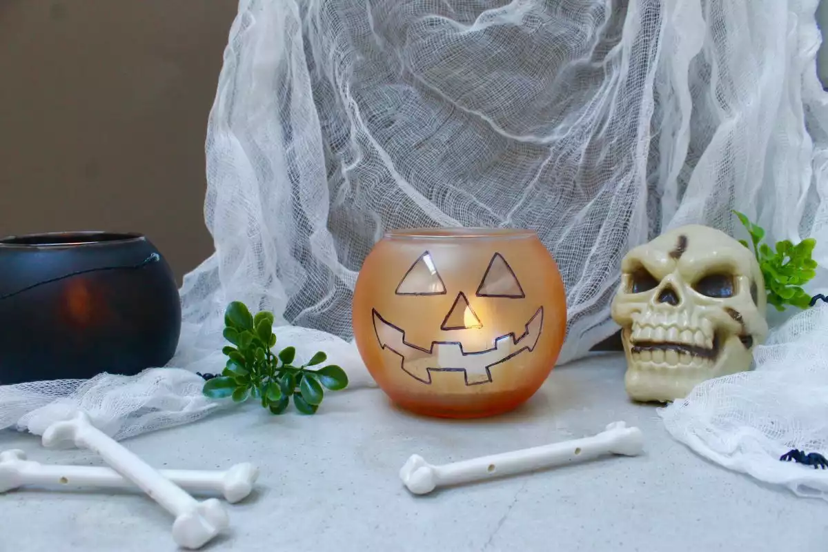 DIY Halloween Jack-O-Lantern and Cauldron Candle Holders