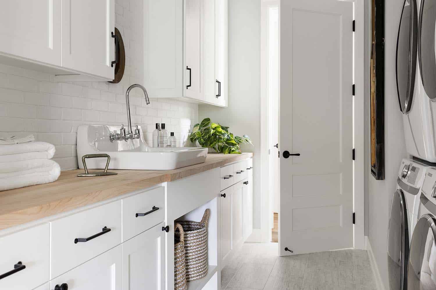 Hallway mudroom design