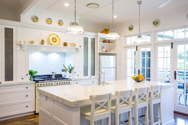 Farmhouse-inspired kitchen accents