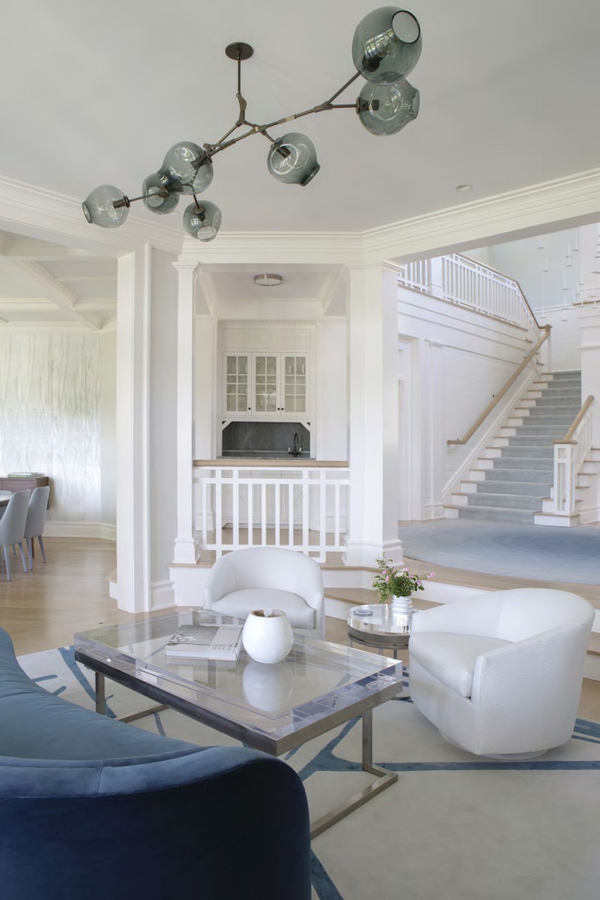 Hamptons Home Decor by Jessica Shaw ​Turett Collaborative hallway seating