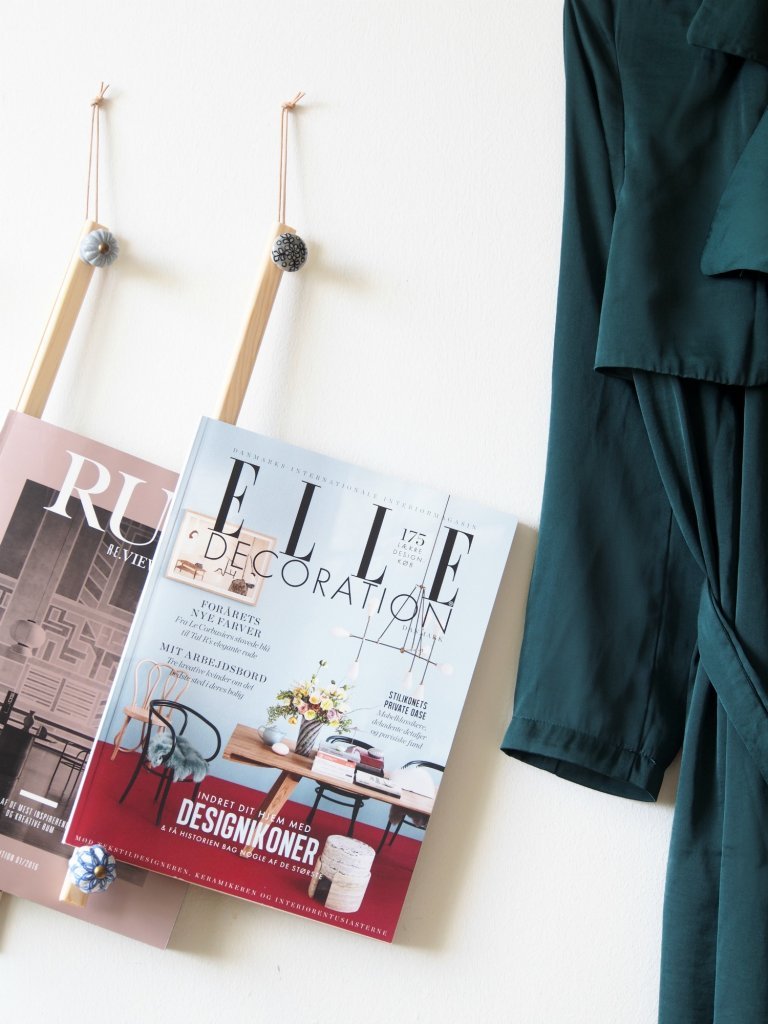 Hanging wall magazine