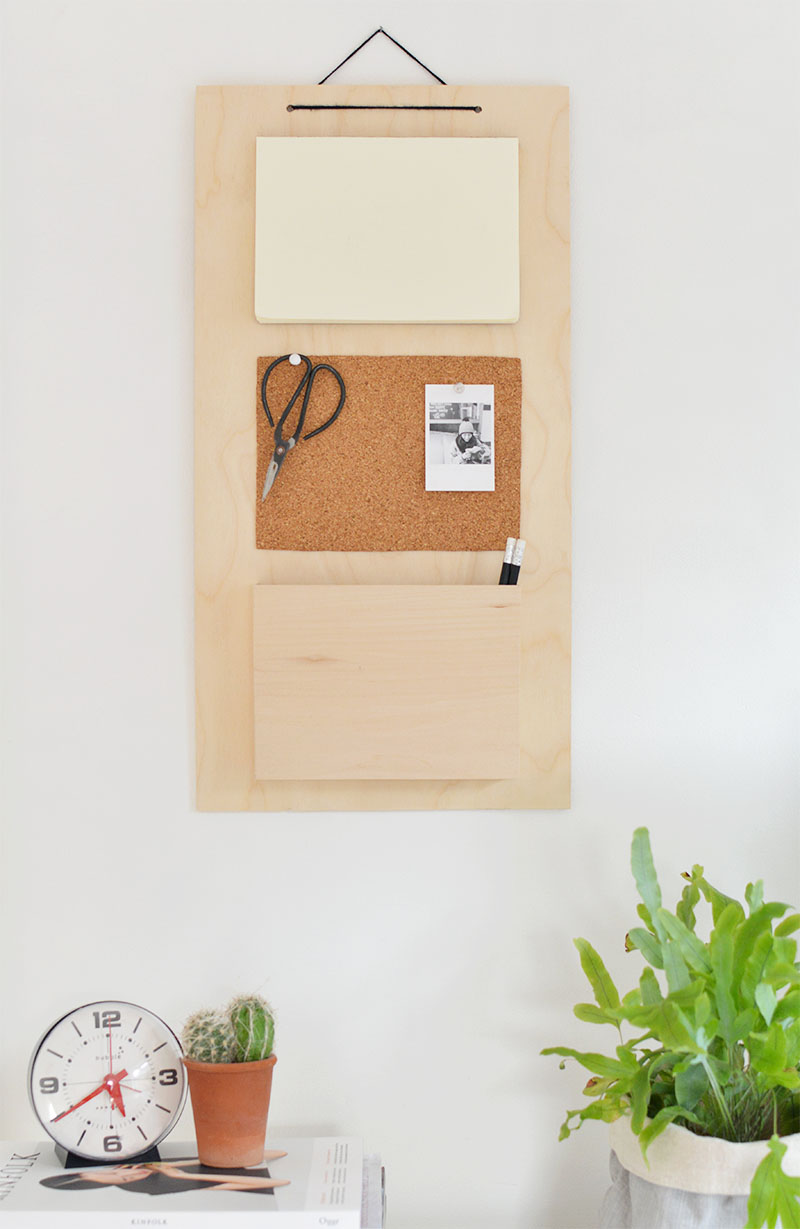 Hanging wall organier for office