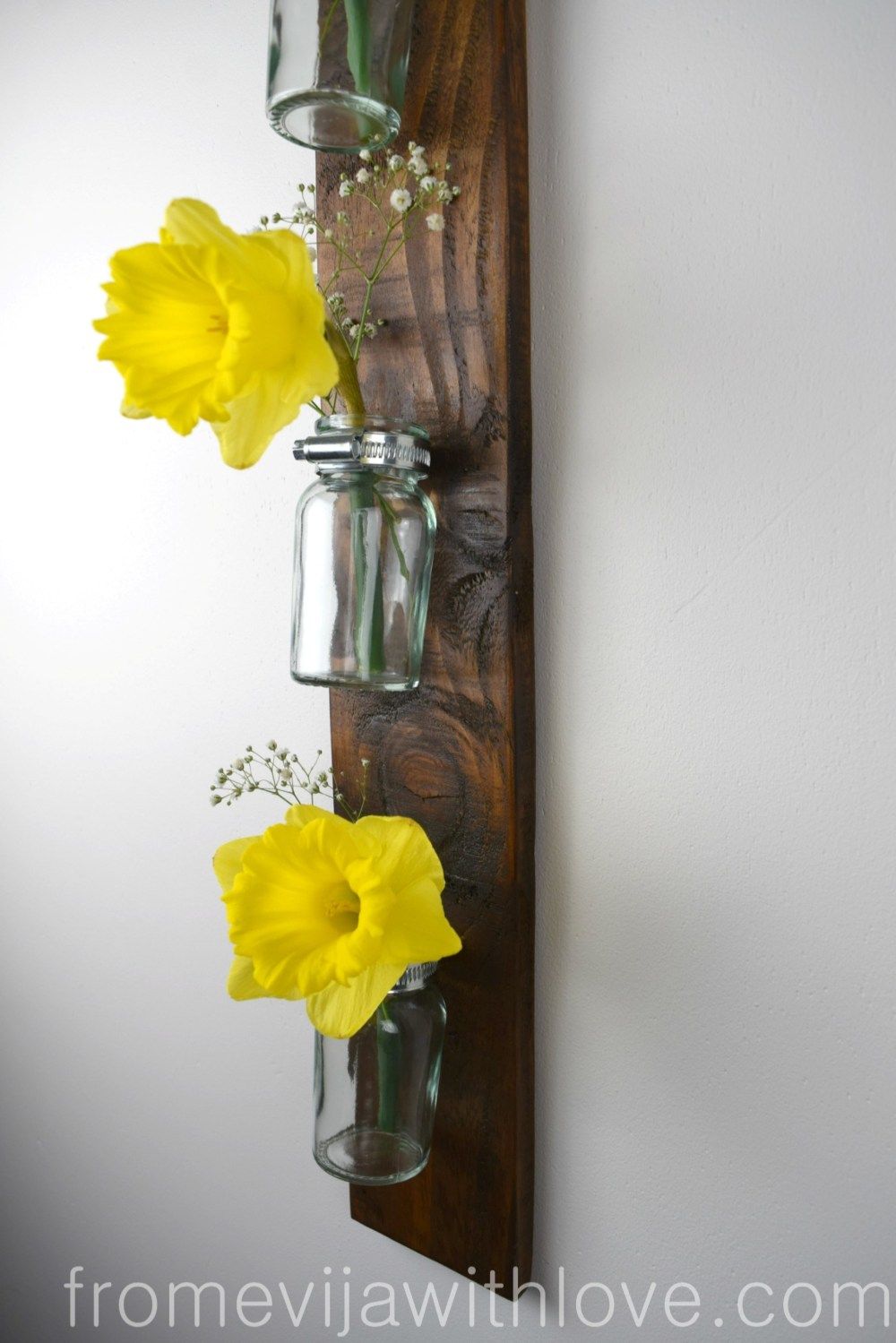 Hanging wall vases