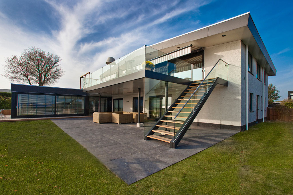 Holiday Wellness Villa with glass outdoor balustrade