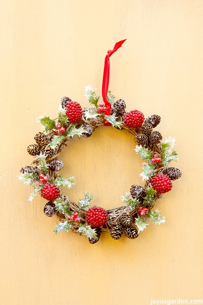 Holly Berry Vine Wreath Christmas