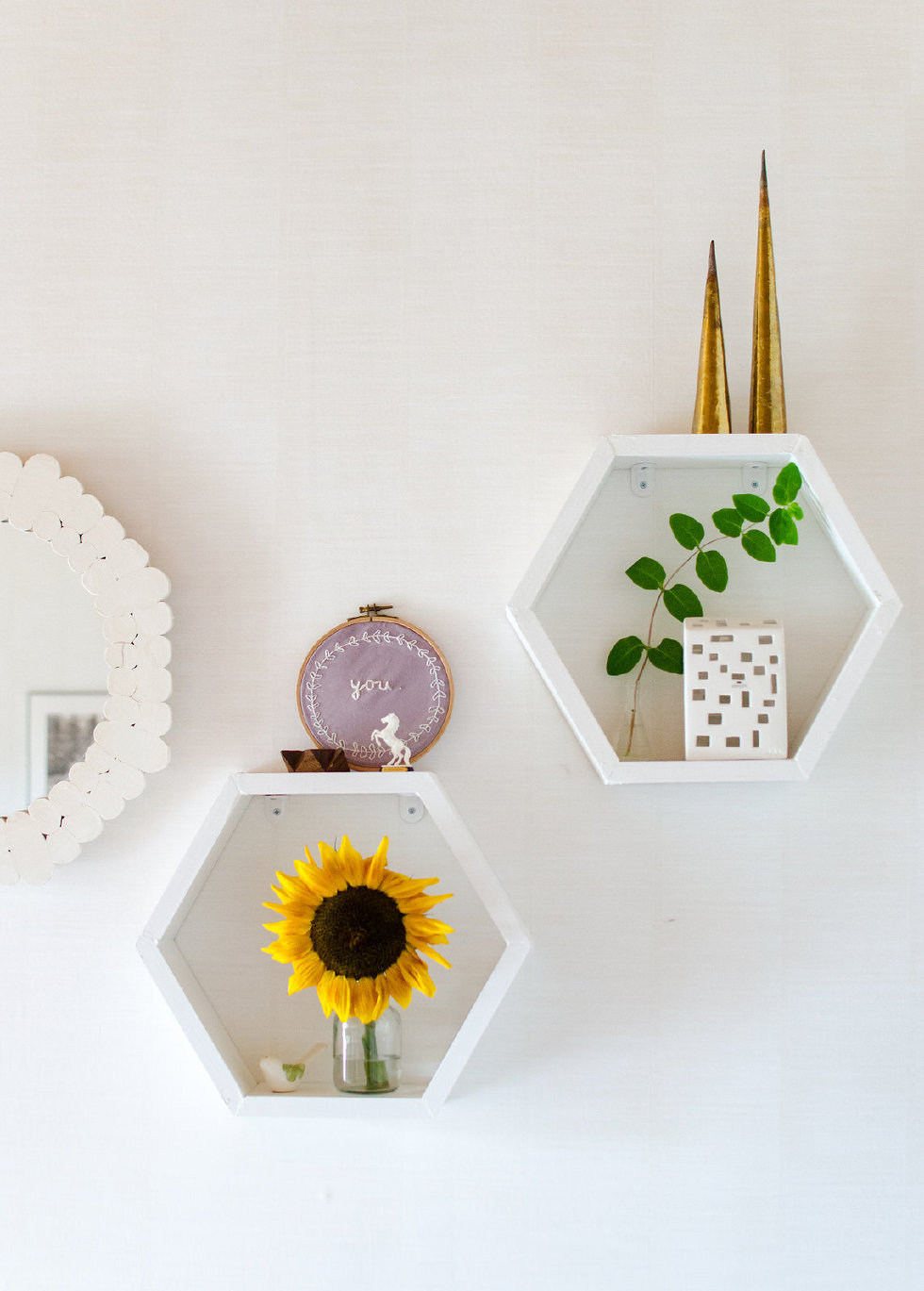Honeycomb shelves for wall